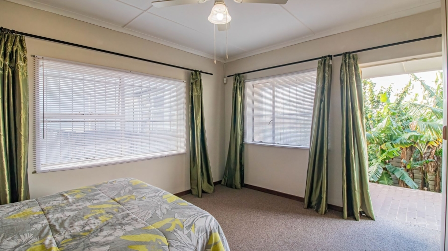 3 Bedroom Property for Sale in Sunrise On Sea Eastern Cape